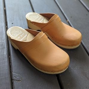 Misha & Puff Natural Leather Clogs size 39